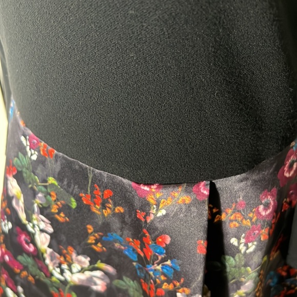 Like New Alice & Olivia Dress - Picture 2 of 9